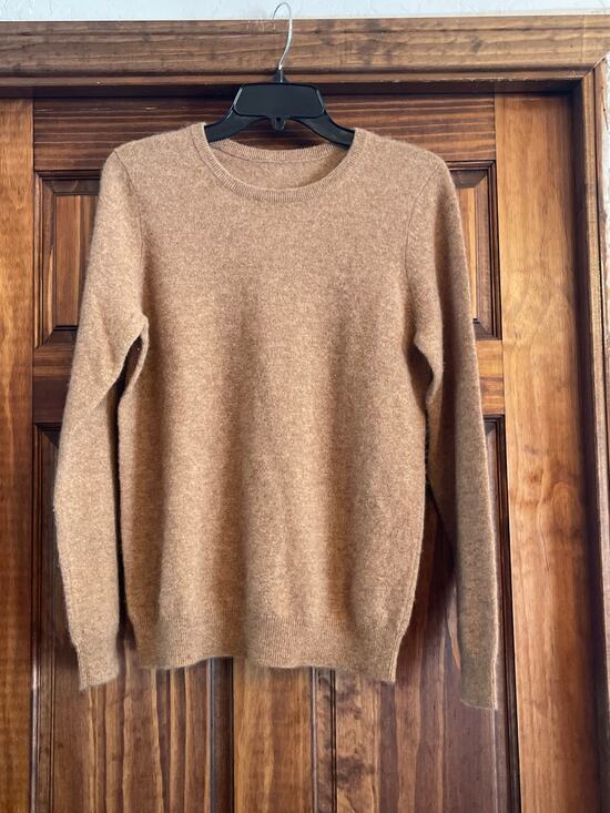 Quince Sweaters - Quince  cashmere crewneck sweater medium